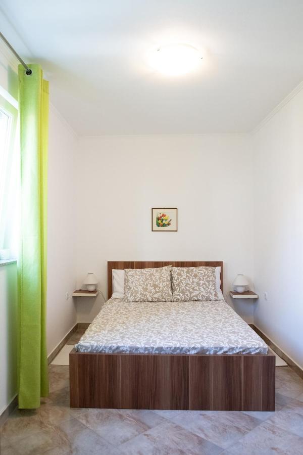 Apartmani Vrtodusic Banjol 외부 사진