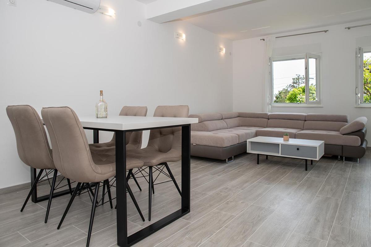 Apartmani Vrtodusic Banjol 외부 사진