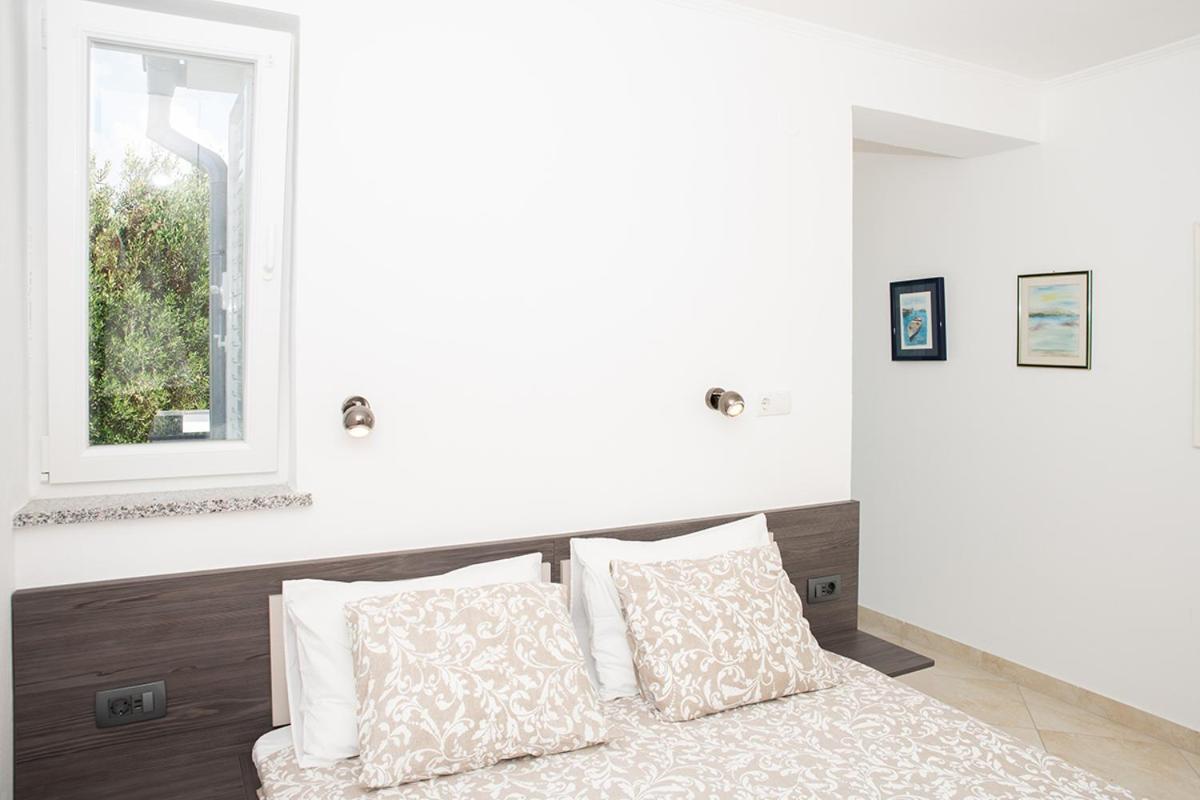 Apartmani Vrtodusic Banjol 외부 사진