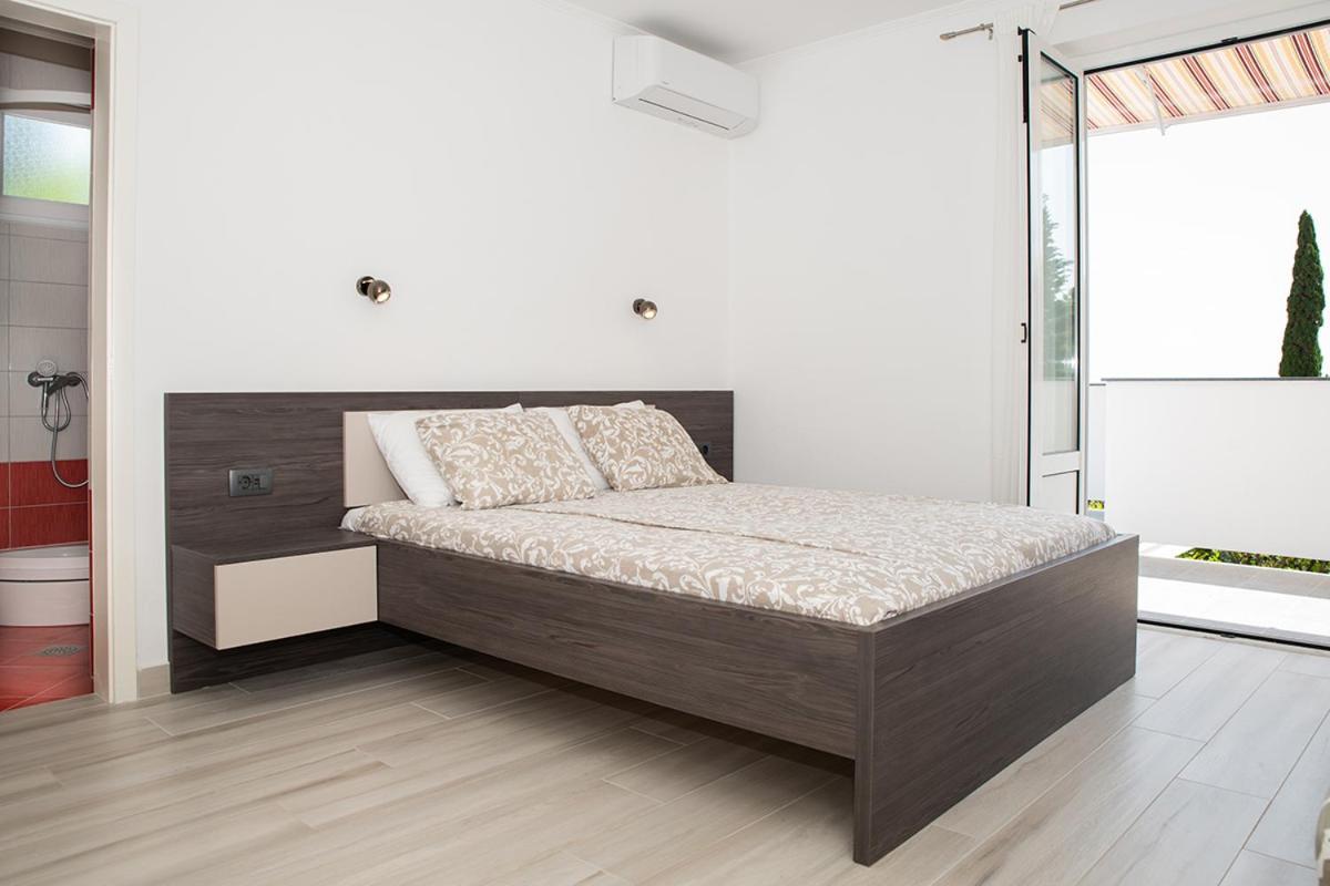 Apartmani Vrtodusic Banjol 외부 사진