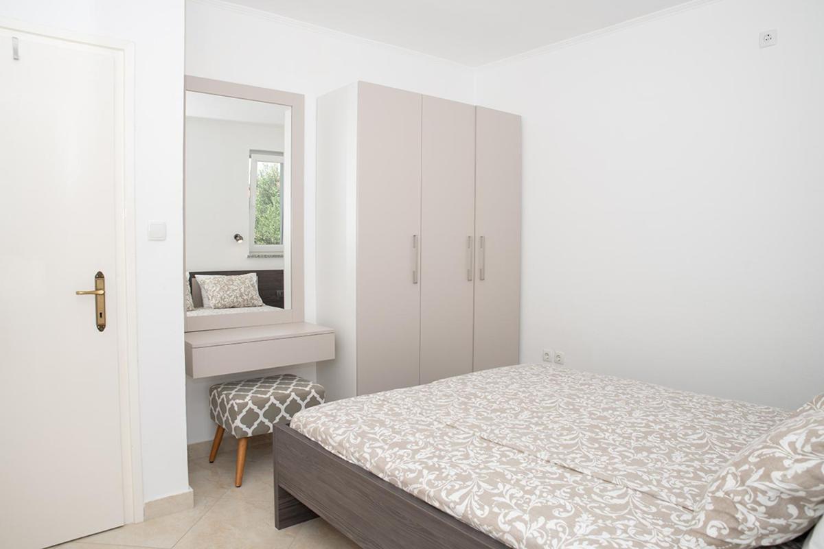 Apartmani Vrtodusic Banjol 외부 사진