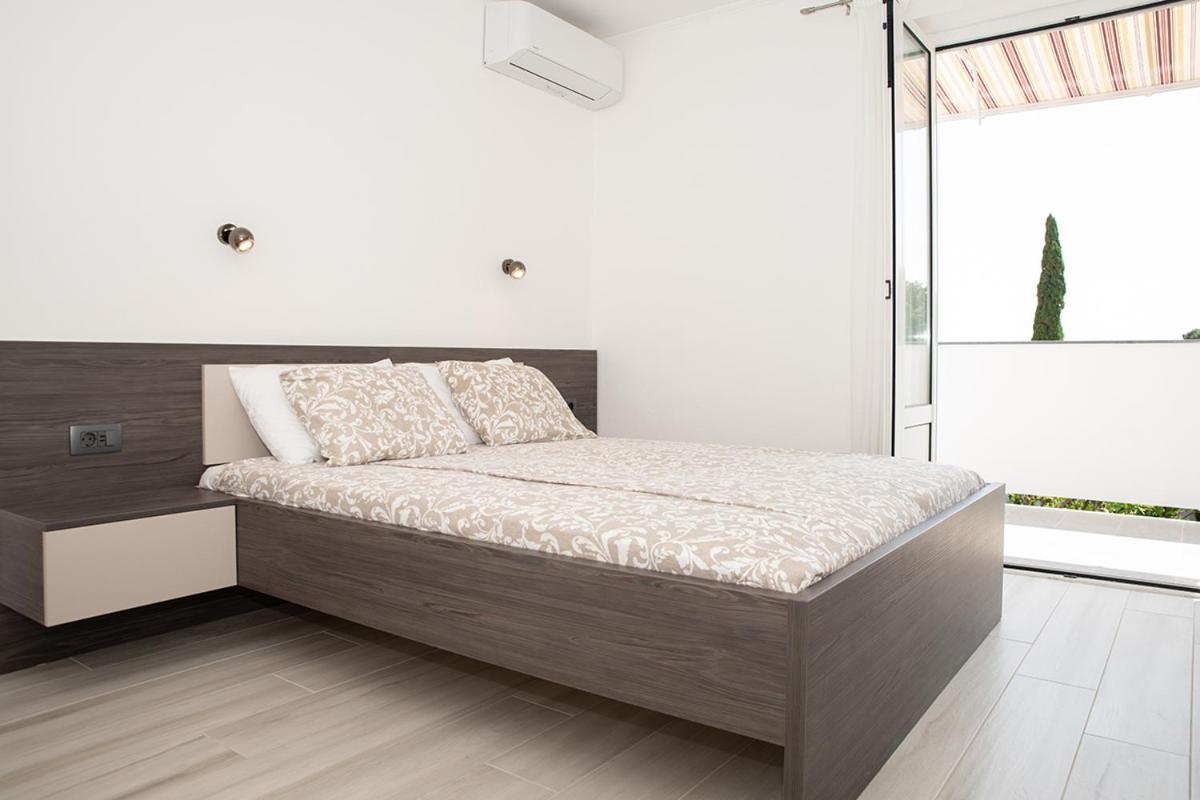 Apartmani Vrtodusic Banjol 외부 사진