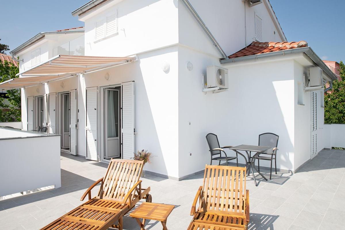 Apartmani Vrtodusic Banjol 외부 사진