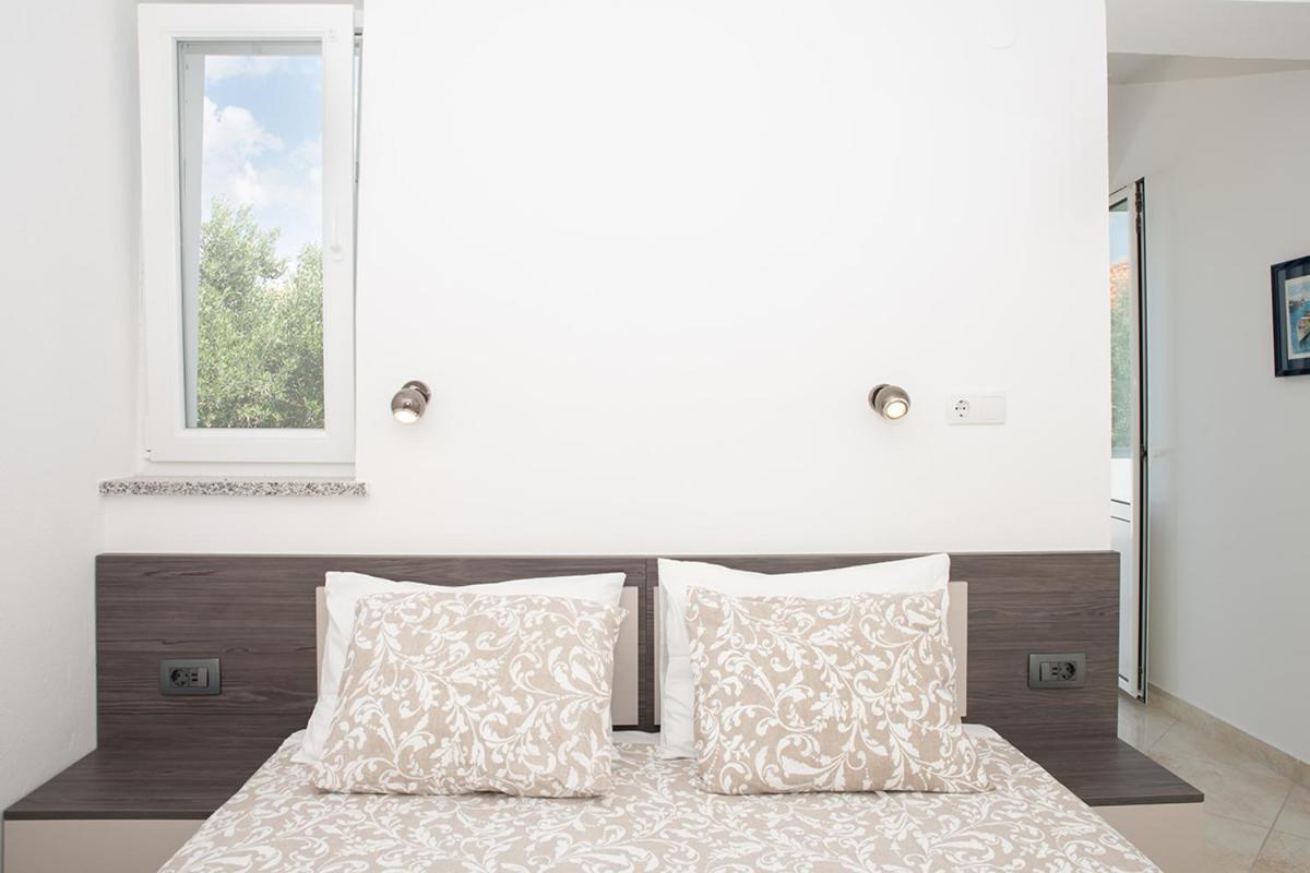 Apartmani Vrtodusic Banjol 외부 사진