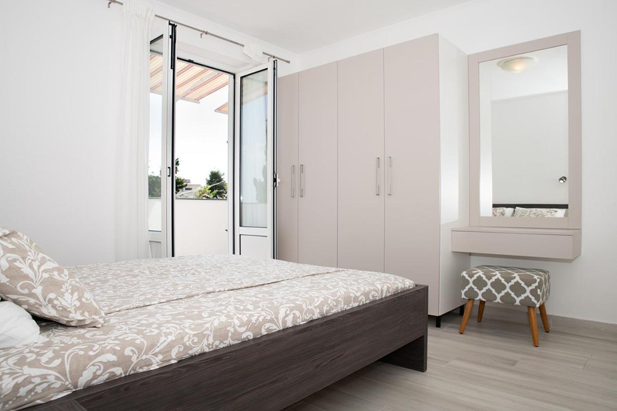 Apartmani Vrtodusic Banjol 외부 사진
