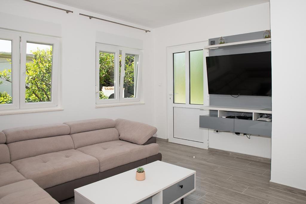 Apartmani Vrtodusic Banjol 외부 사진