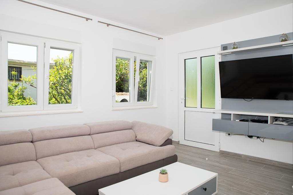 Apartmani Vrtodusic Banjol 외부 사진