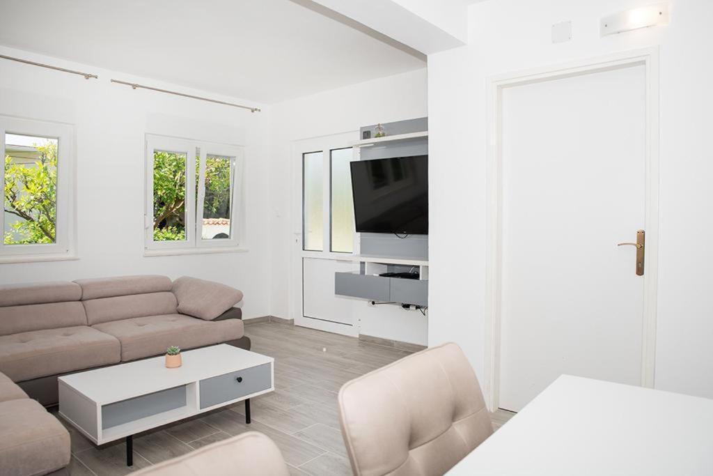 Apartmani Vrtodusic Banjol 외부 사진